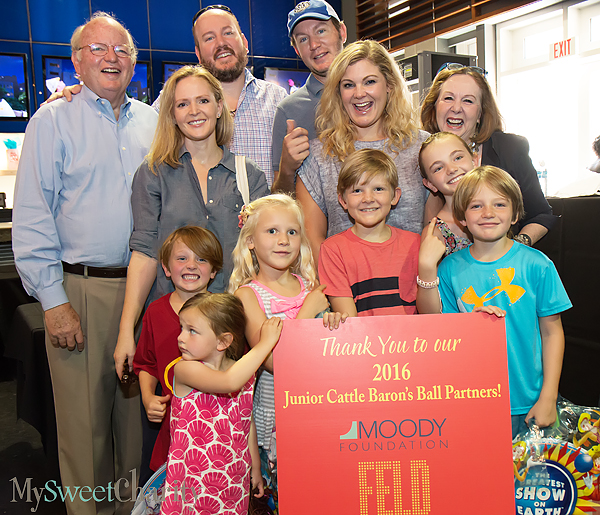 From the left: (adults) Craig Williams, Whitney and Todd Williams, Derrin and Mary Williams, Jamie Williams; (children) Graham Williams, Georgia Williams, Kate Williams, Andrew Williams, Lanier Williams and Phillip Williams